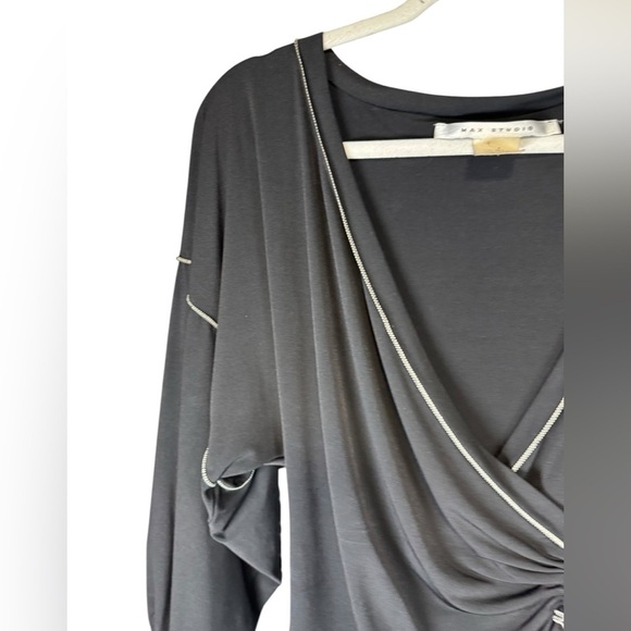 Max Studio Black  shirt blouse Stretchy long sleeves Cross over Size‎ S - Picture 10 of 10